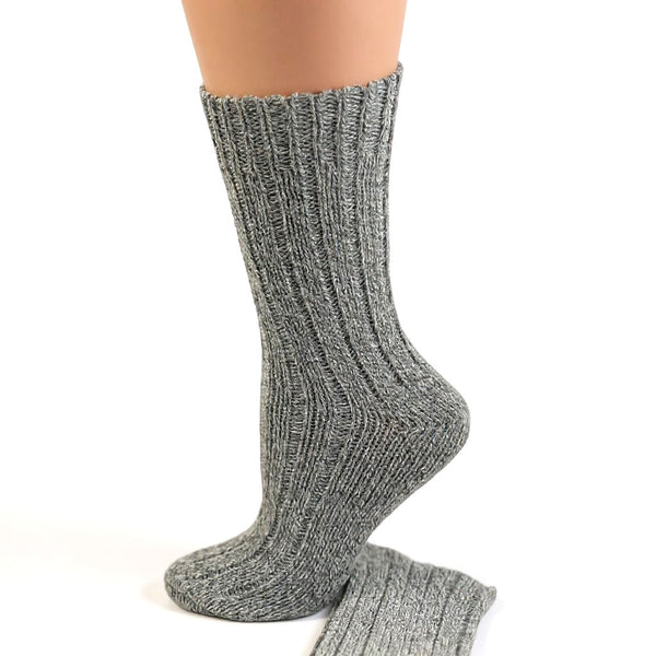 Women’s Wool Crew Socks – Warm, Breathable, Moisture-Wicking Wool Blend for Everyday Comfort